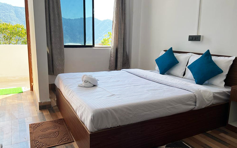 Hotel & Homestay Booking